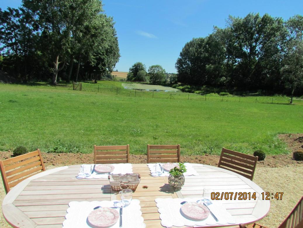 L'Orangerie Du Grand Jardin Villa Condé-sur-Seulles Exteriör bild