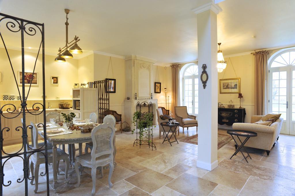 L'Orangerie Du Grand Jardin Villa Condé-sur-Seulles Rum bild
