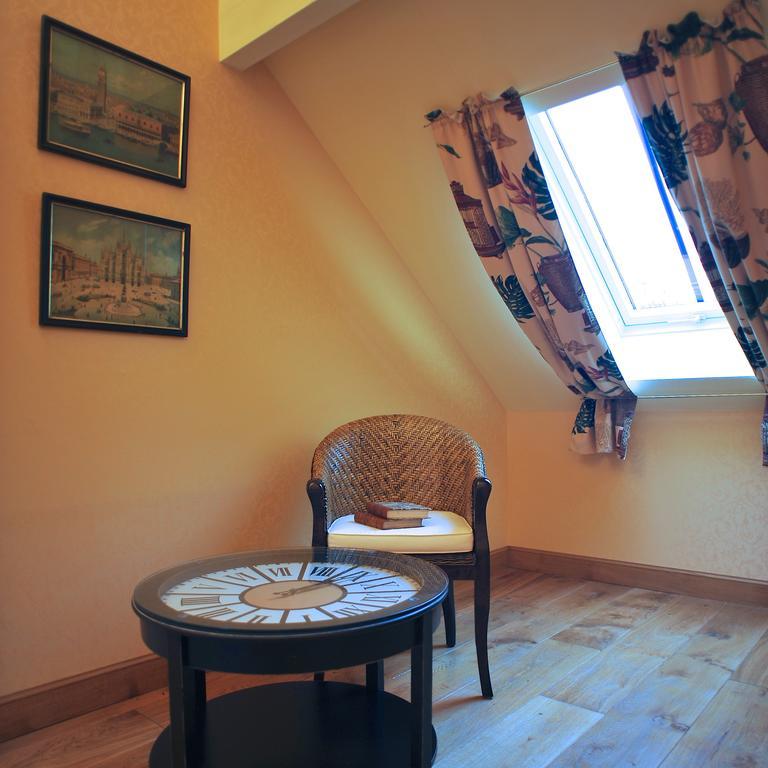 L'Orangerie Du Grand Jardin Villa Condé-sur-Seulles Rum bild