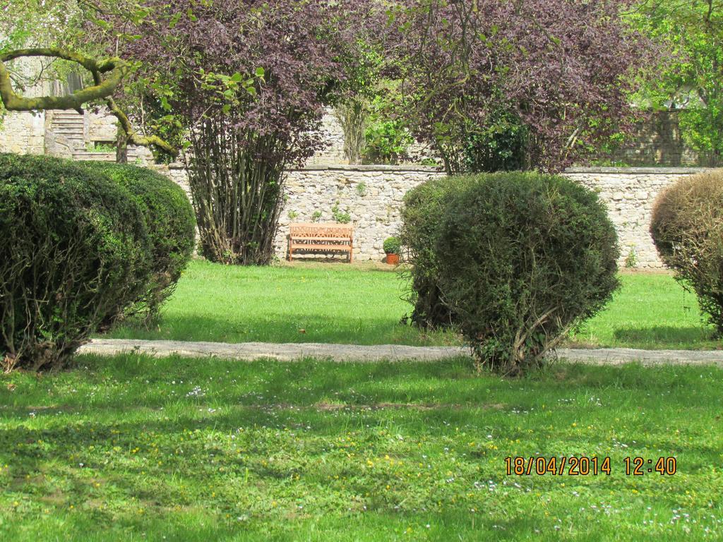 L'Orangerie Du Grand Jardin Villa Condé-sur-Seulles Exteriör bild