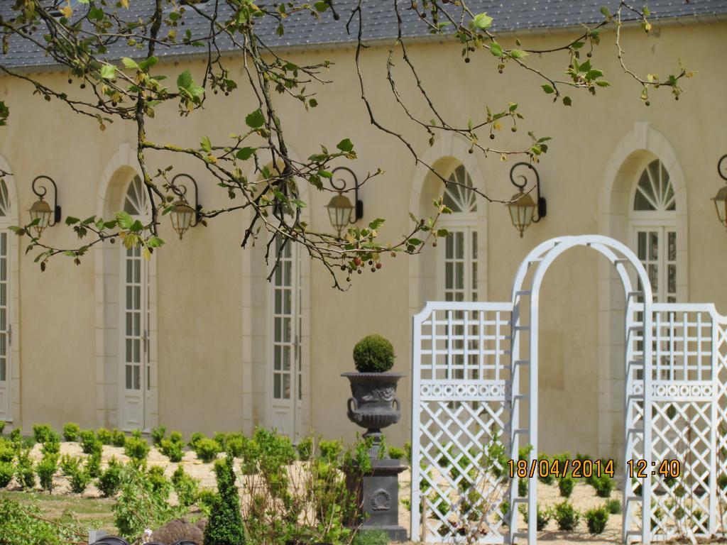 L'Orangerie Du Grand Jardin Villa Condé-sur-Seulles Exteriör bild